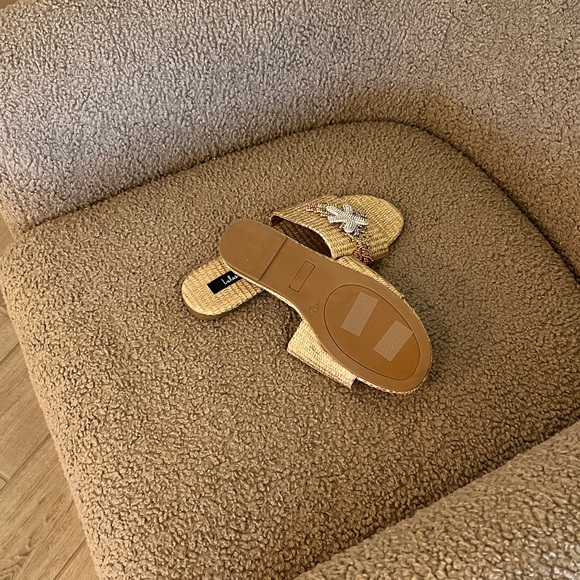 Lulus flats - Picture 2 of 2